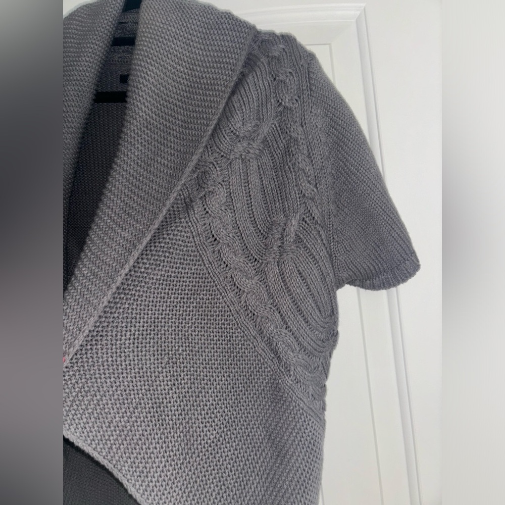 APT.9 Sweater - Picture 3 of 4